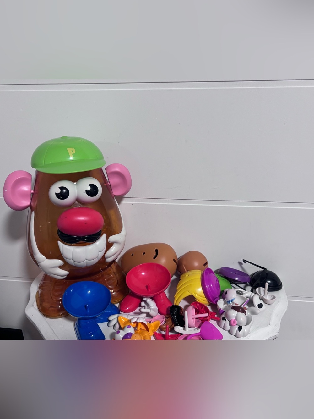Hasbro 2002 Giant Mr. Potato Head Family Storage Container Incomplete Set
